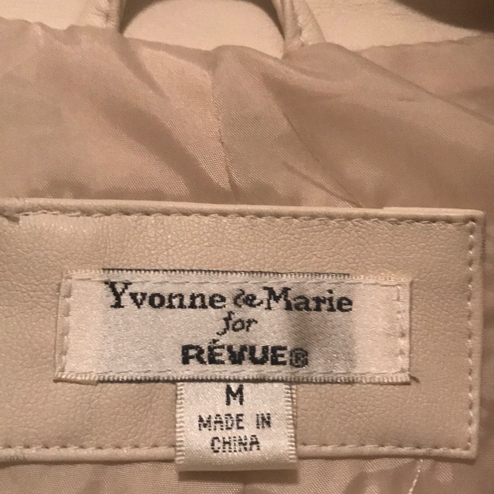Coat - Picture 2 of 3